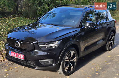 Внедорожник / Кроссовер Volvo XC40 2021 в 