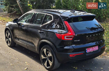 Внедорожник / Кроссовер Volvo XC40 2021 в 