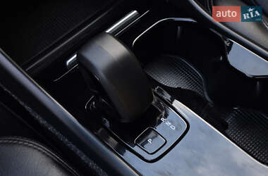 Внедорожник / Кроссовер Volvo XC40 2021 в 