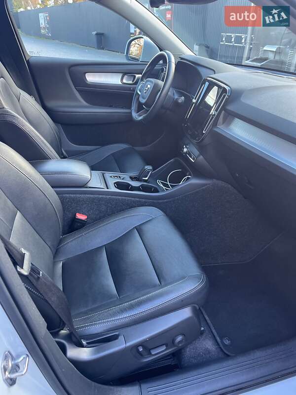 Внедорожник / Кроссовер Volvo XC40 2020 в Ивано-Франковске