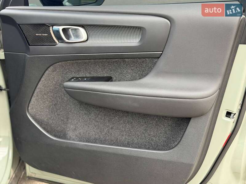 Внедорожник / Кроссовер Volvo XC40 2021 в Киеве фото 22 Внедорожник / Кроссовер Volvo XC40 2021 в Киеве