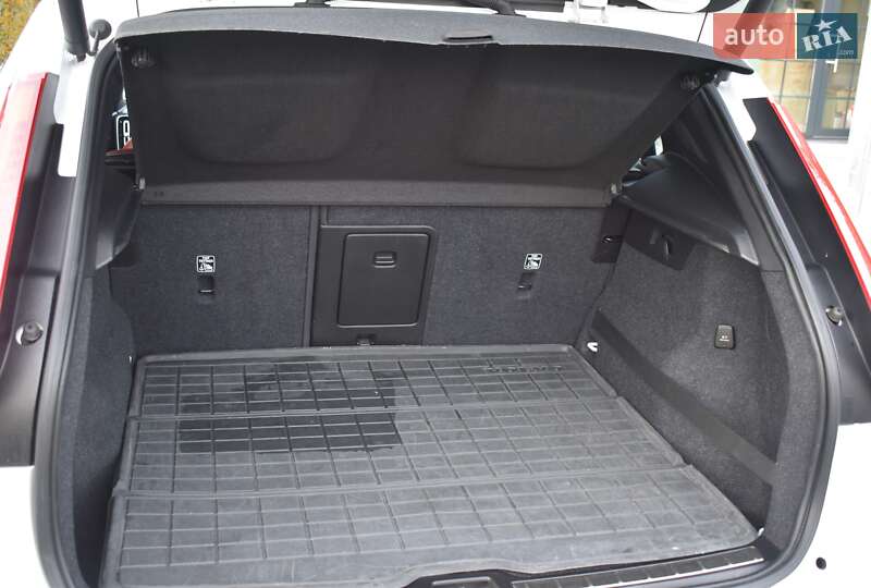 Позашляховик / Кросовер Volvo XC40 2018 в Києві фото 17 Позашляховик / Кросовер Volvo XC40 2018 в Києві