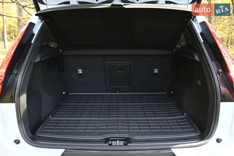 Позашляховик / Кросовер Volvo XC40 2024 в Бердичеві