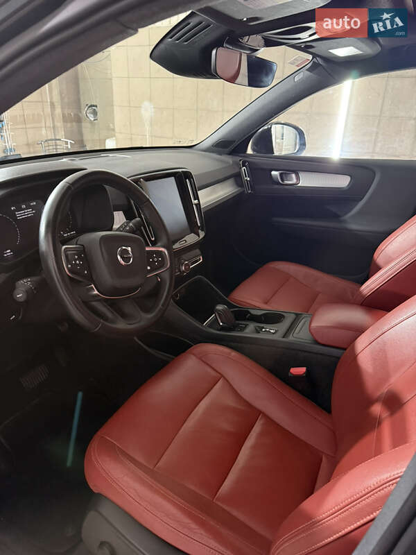 Внедорожник / Кроссовер Volvo XC40 2018 в Львове