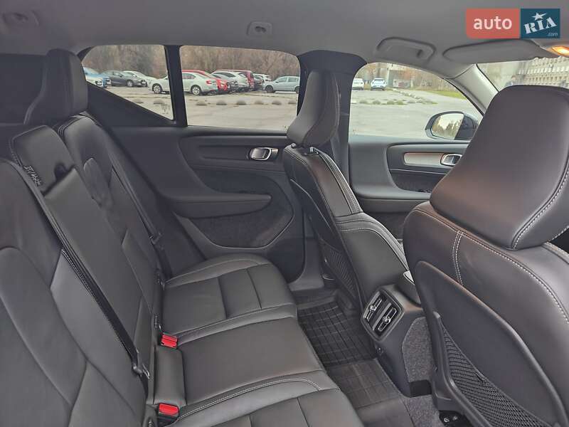 Позашляховик / Кросовер Volvo XC40 2025 в Києві