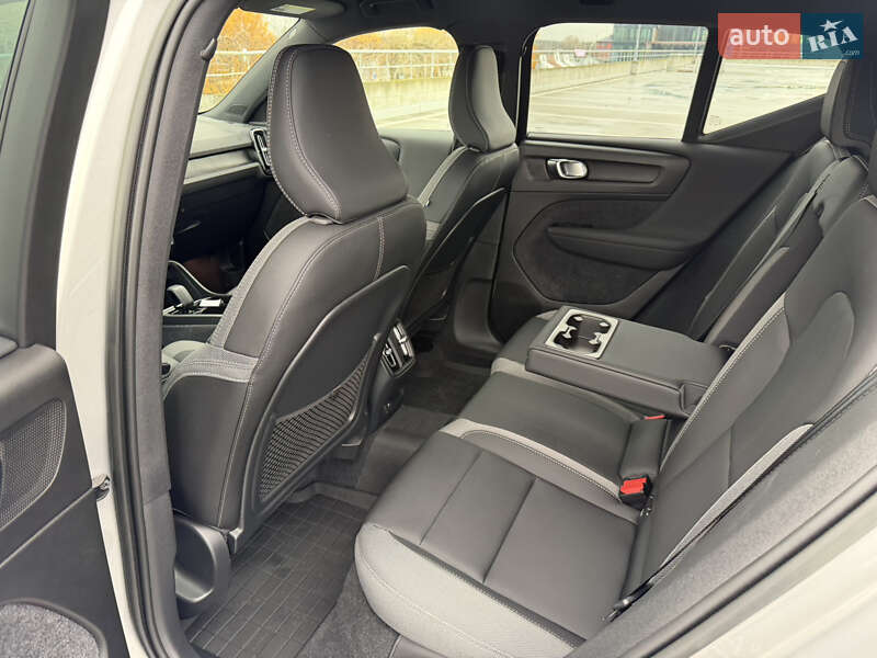 Внедорожник / Кроссовер Volvo XC40 2022 в Киеве фото 12 Внедорожник / Кроссовер Volvo XC40 2022 в Киеве