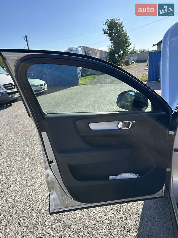 Позашляховик / Кросовер Volvo XC40 2018 в Вишгороді фото 9 Позашляховик / Кросовер Volvo XC40 2018 в Вишгороді