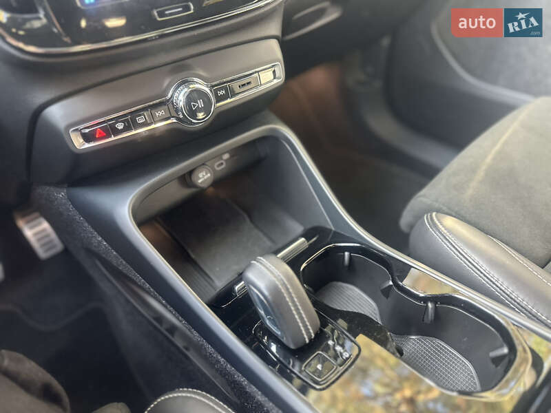 Внедорожник / Кроссовер Volvo XC40 2021 в Киеве фото 19 Внедорожник / Кроссовер Volvo XC40 2021 в Киеве
