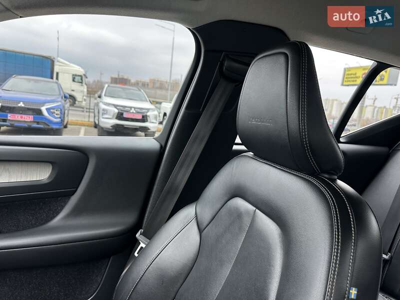 Внедорожник / Кроссовер Volvo XC40 2019 в Киеве фото 34 Внедорожник / Кроссовер Volvo XC40 2019 в Киеве