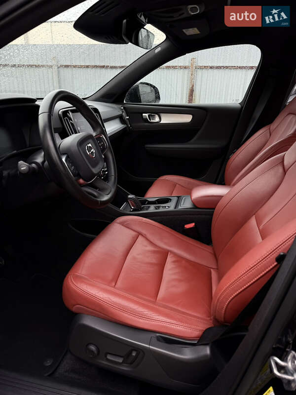 Внедорожник / Кроссовер Volvo XC40 2018 в Новояворовске