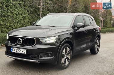 Внедорожник / Кроссовер Volvo XC40 2020 в Киеве