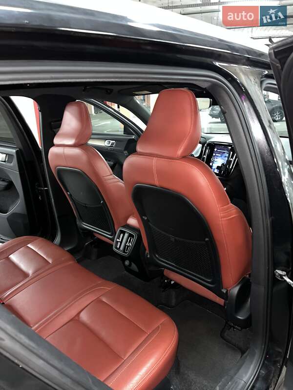 Внедорожник / Кроссовер Volvo XC40 2018 в Киеве