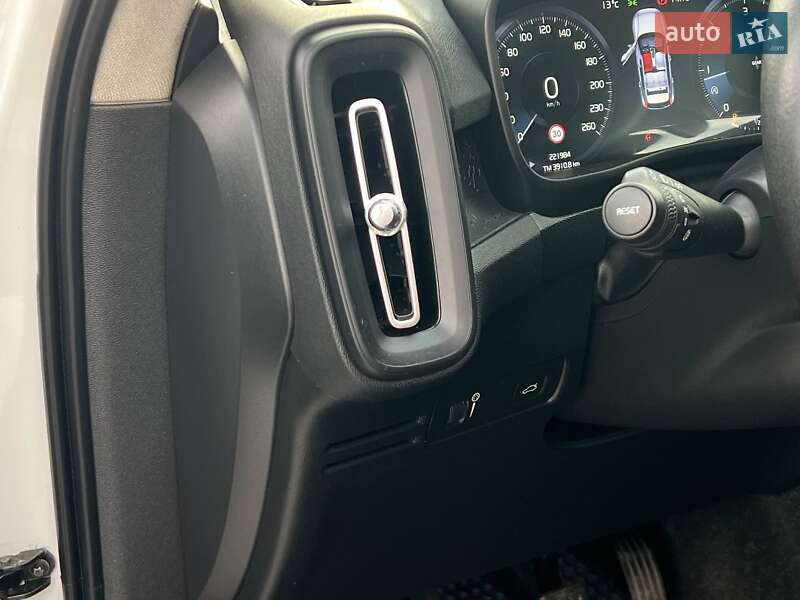 Позашляховик / Кросовер Volvo XC40 2018 в Одесі фото 10 Позашляховик / Кросовер Volvo XC40 2018 в Одесі