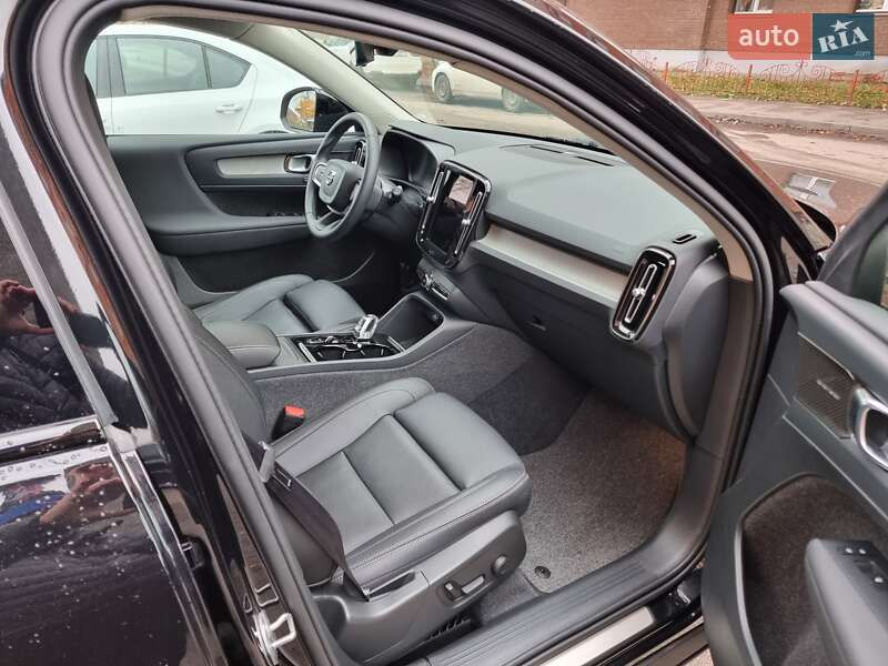 Позашляховик / Кросовер Volvo XC40 2024 в Полтаві