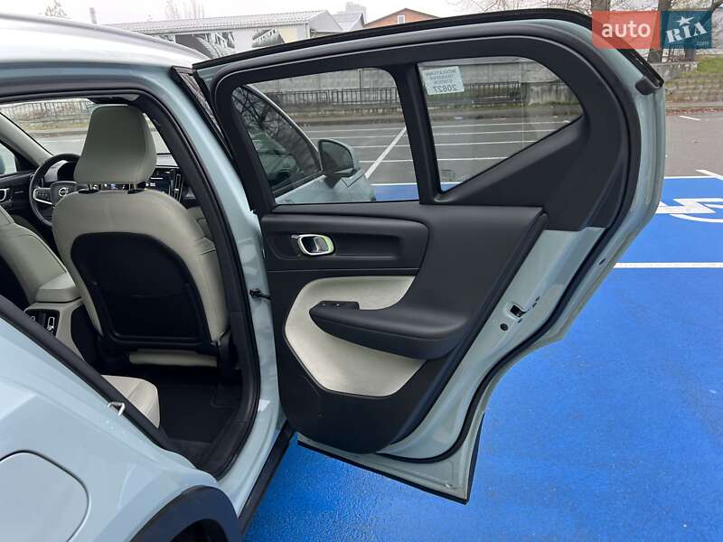 Внедорожник / Кроссовер Volvo XC40 2018 в Киеве