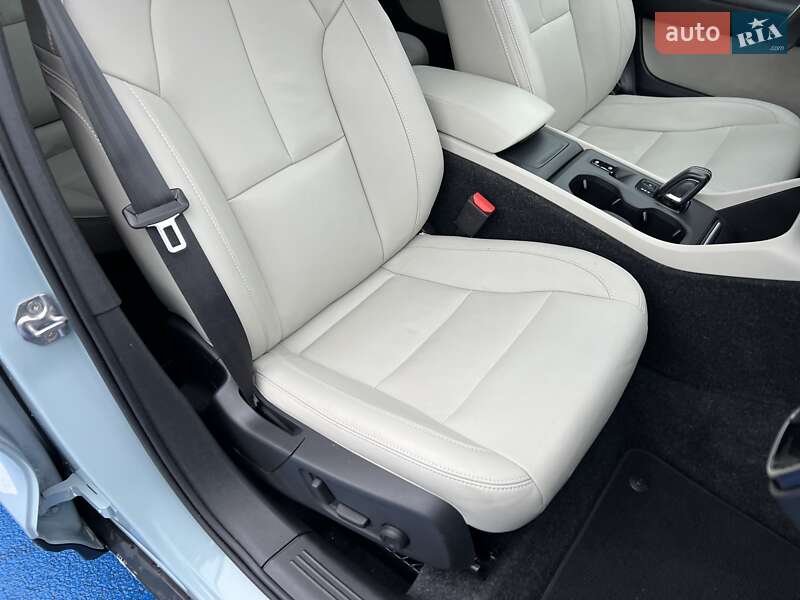 Внедорожник / Кроссовер Volvo XC40 2018 в Киеве