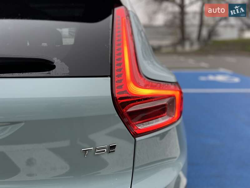 Внедорожник / Кроссовер Volvo XC40 2018 в Киеве