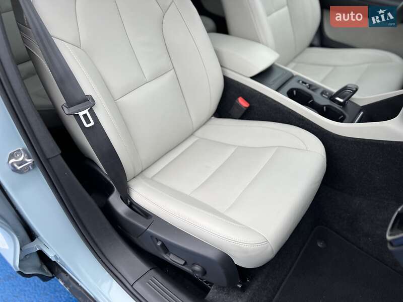 Внедорожник / Кроссовер Volvo XC40 2018 в Киеве