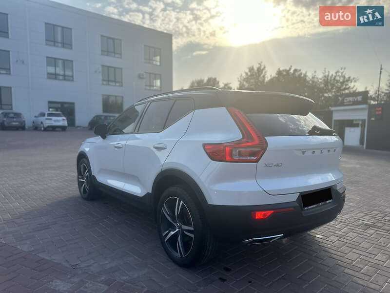 Внедорожник / Кроссовер Volvo XC40 2019 в Ровно