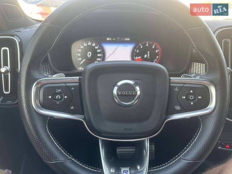 Внедорожник / Кроссовер Volvo XC40 2019 в Ровно