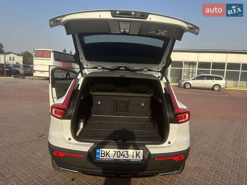 Внедорожник / Кроссовер Volvo XC40 2019 в Ровно