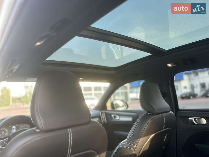 Внедорожник / Кроссовер Volvo XC40 2019 в Ровно