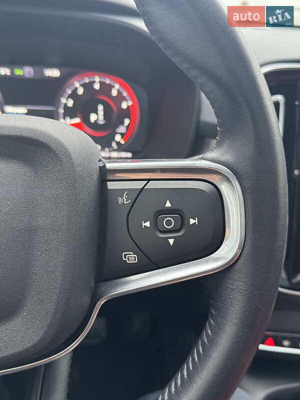 Позашляховик / Кросовер Volvo XC40 2019 в Львові