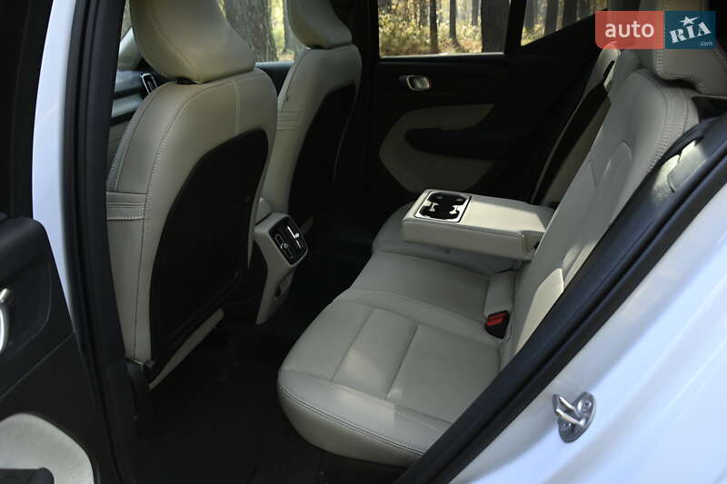 Внедорожник / Кроссовер Volvo XC40 2024 в Бердичеве фото 51 Внедорожник / Кроссовер Volvo XC40 2024 в Бердичеве