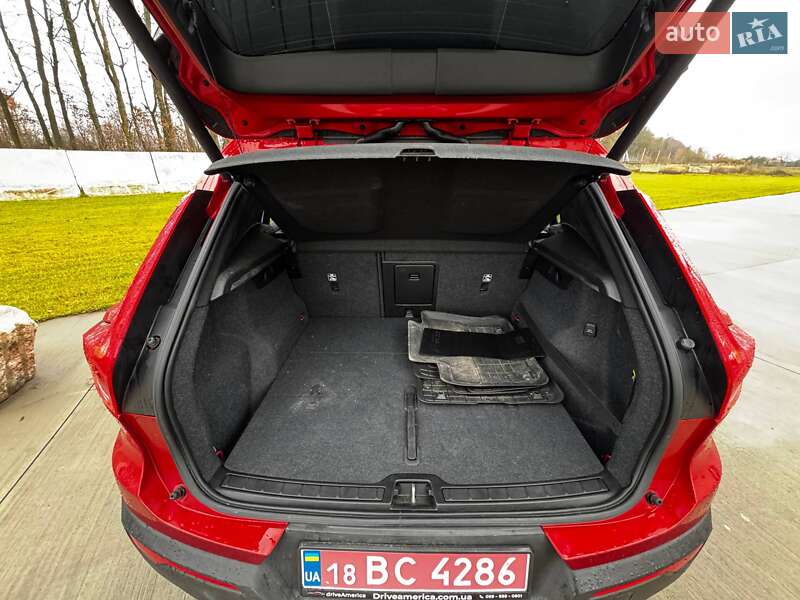 Позашляховик / Кросовер Volvo XC40 2018 в Луцьку фото 28 Позашляховик / Кросовер Volvo XC40 2018 в Луцьку