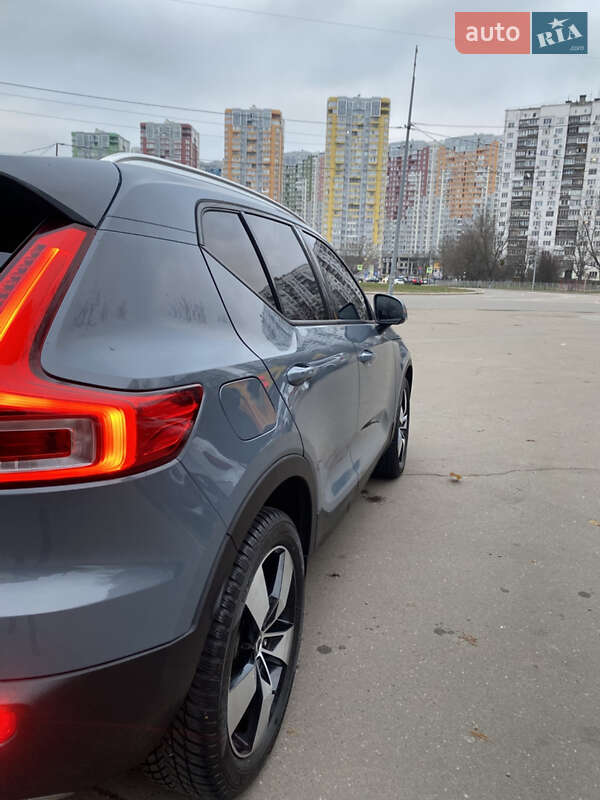 Внедорожник / Кроссовер Volvo XC40 2020 в Киеве