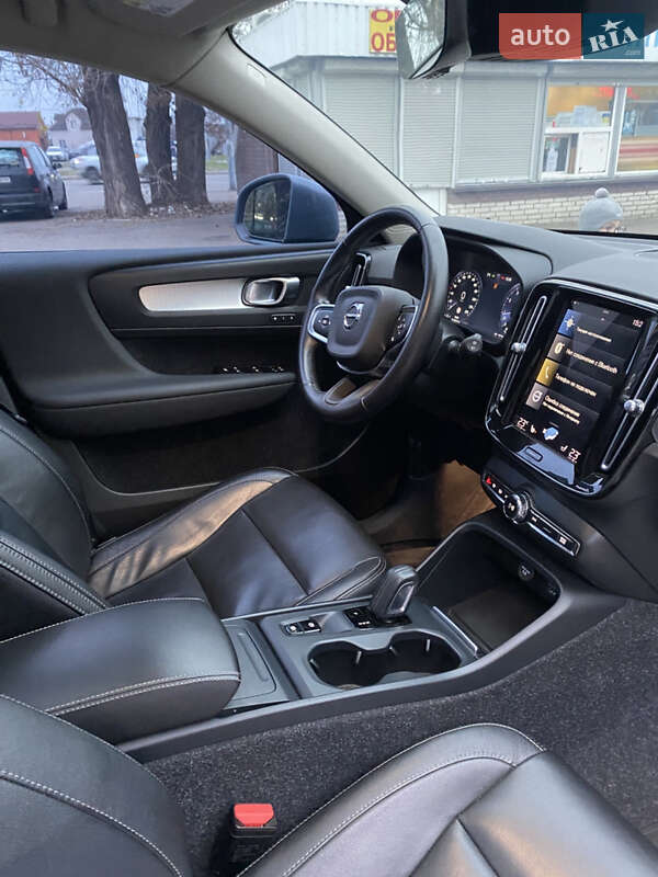 Внедорожник / Кроссовер Volvo XC40 2020 в Киеве