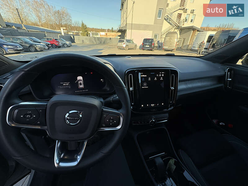 Внедорожник / Кроссовер Volvo XC40 2024 в Ровно