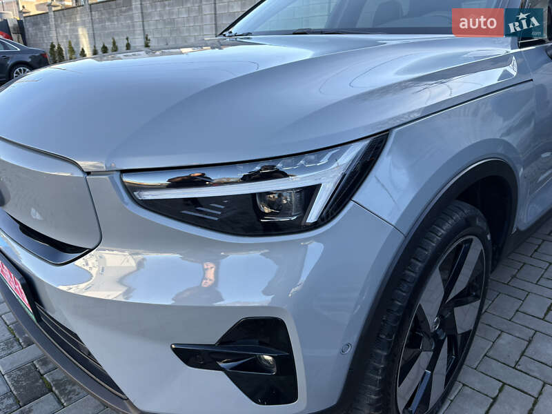 Внедорожник / Кроссовер Volvo XC40 2024 в Ровно