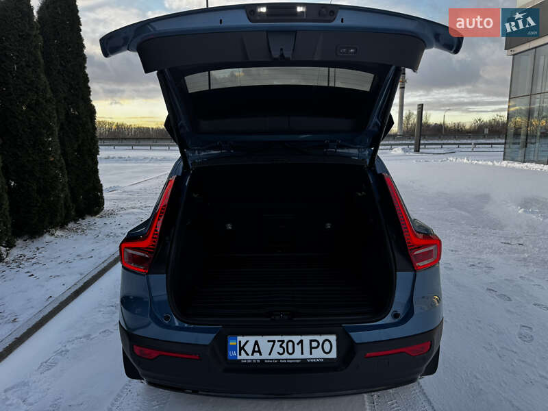 Внедорожник / Кроссовер Volvo XC40 2022 в Киеве фото 15 Внедорожник / Кроссовер Volvo XC40 2022 в Киеве