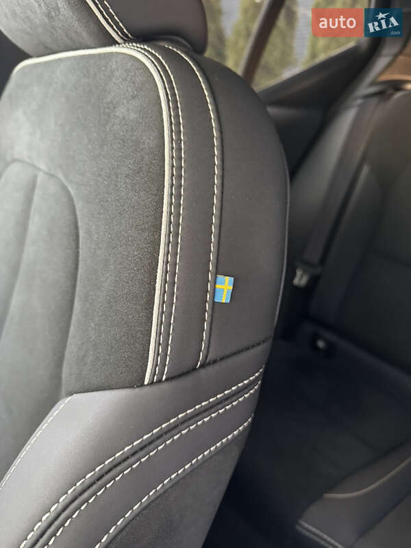 Внедорожник / Кроссовер Volvo XC40 2022 в Киеве фото 46 Внедорожник / Кроссовер Volvo XC40 2022 в Киеве