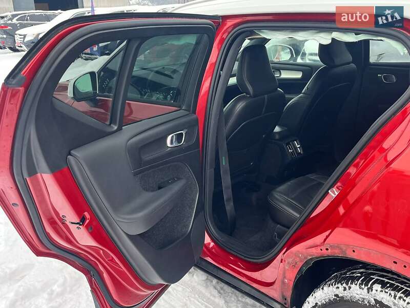 Внедорожник / Кроссовер Volvo XC40 2019 в Луцке