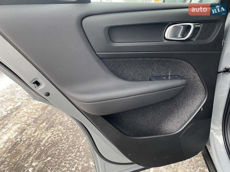 Внедорожник / Кроссовер Volvo XC40 2024 в Киеве фото 11 Внедорожник / Кроссовер Volvo XC40 2024 в Киеве