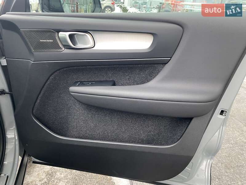Внедорожник / Кроссовер Volvo XC40 2024 в Киеве фото 15 Внедорожник / Кроссовер Volvo XC40 2024 в Киеве