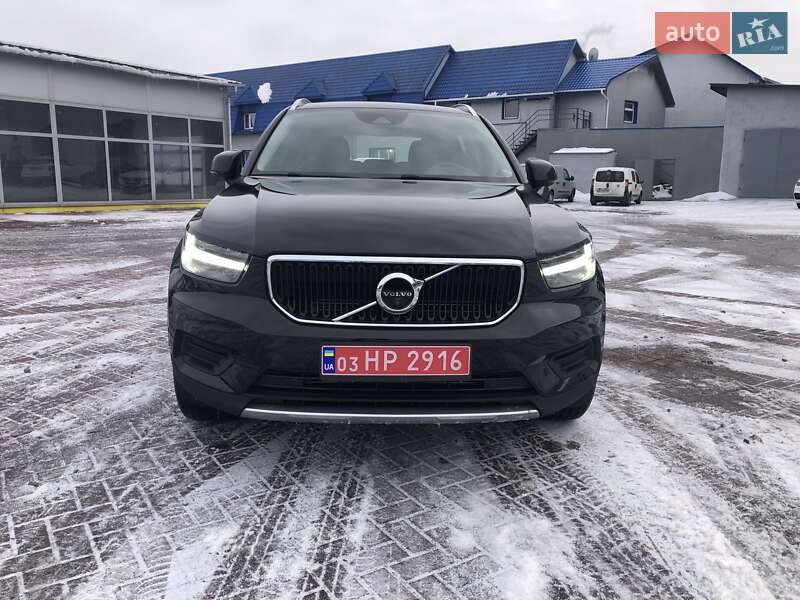 Внедорожник / Кроссовер Volvo XC40 2020 в Ровно