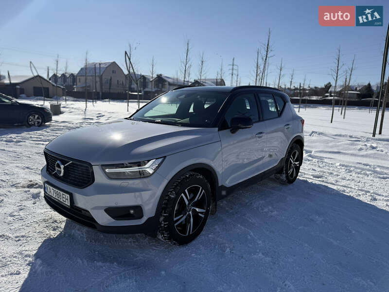 Позашляховик / Кросовер Volvo XC40 2021 в Бучі