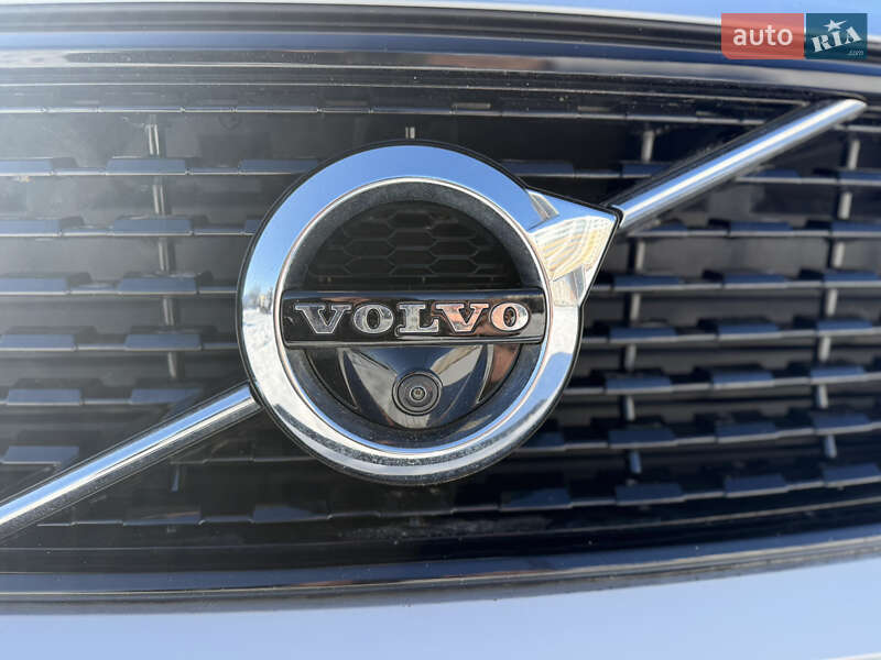 Позашляховик / Кросовер Volvo XC40 2021 в Бучі