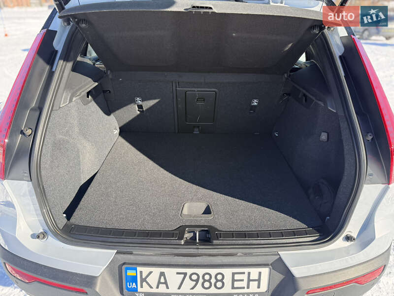 Позашляховик / Кросовер Volvo XC40 2021 в Бучі