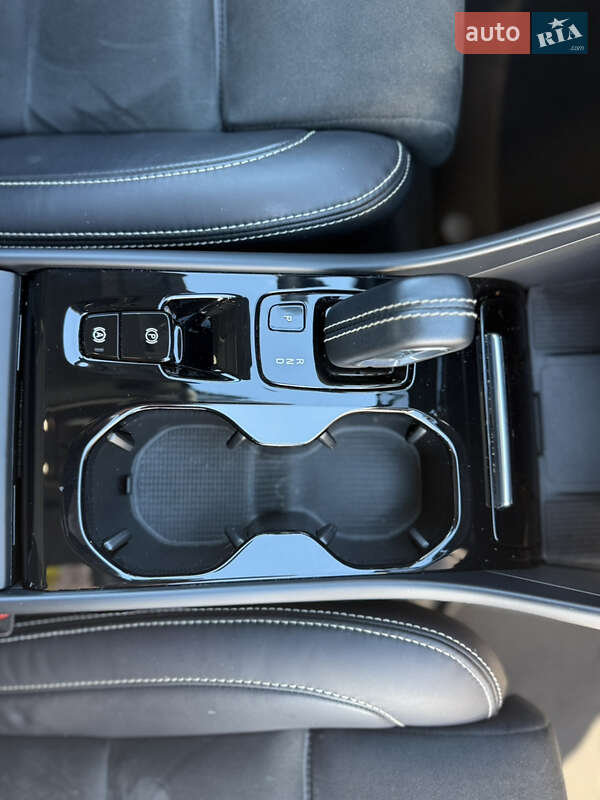 Позашляховик / Кросовер Volvo XC40 2021 в Бучі