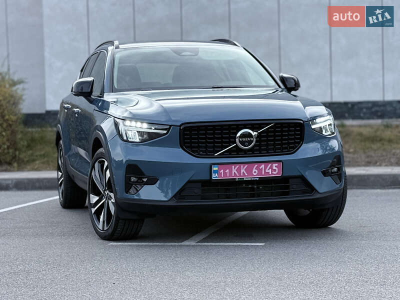 Внедорожник / Кроссовер Volvo XC40 2024 в Киеве