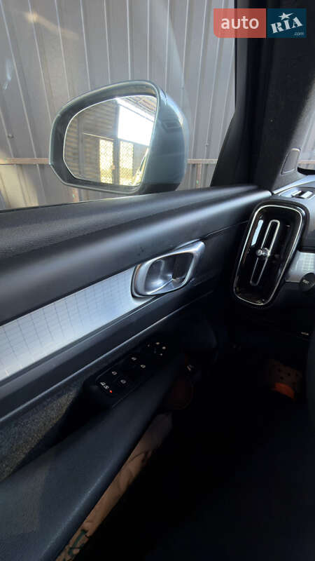 Позашляховик / Кросовер Volvo XC40 2022 в Києві