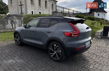 Позашляховик / Кросовер Volvo XC40 2022 в Івано-Франківську