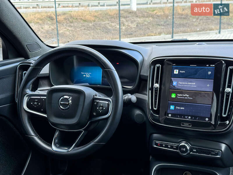 Внедорожник / Кроссовер Volvo XC40 2023 в Ровно