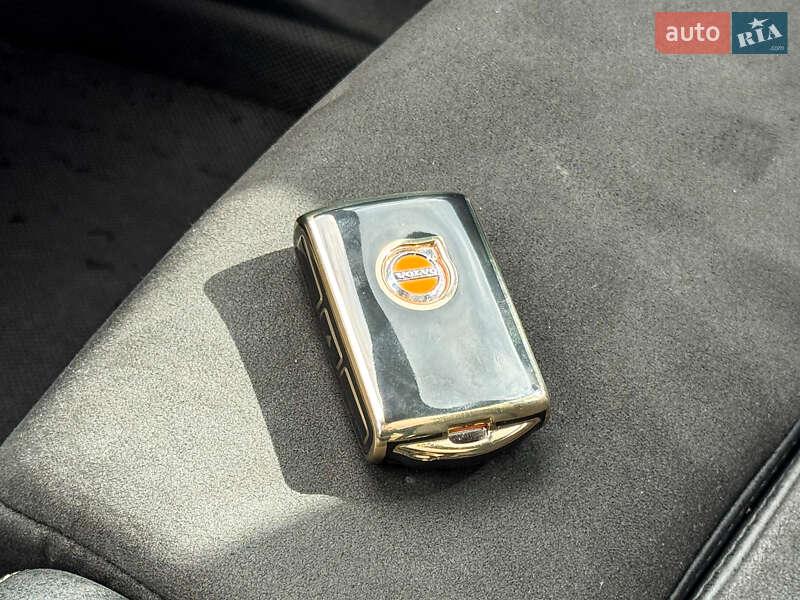 Внедорожник / Кроссовер Volvo XC40 2023 в Ровно