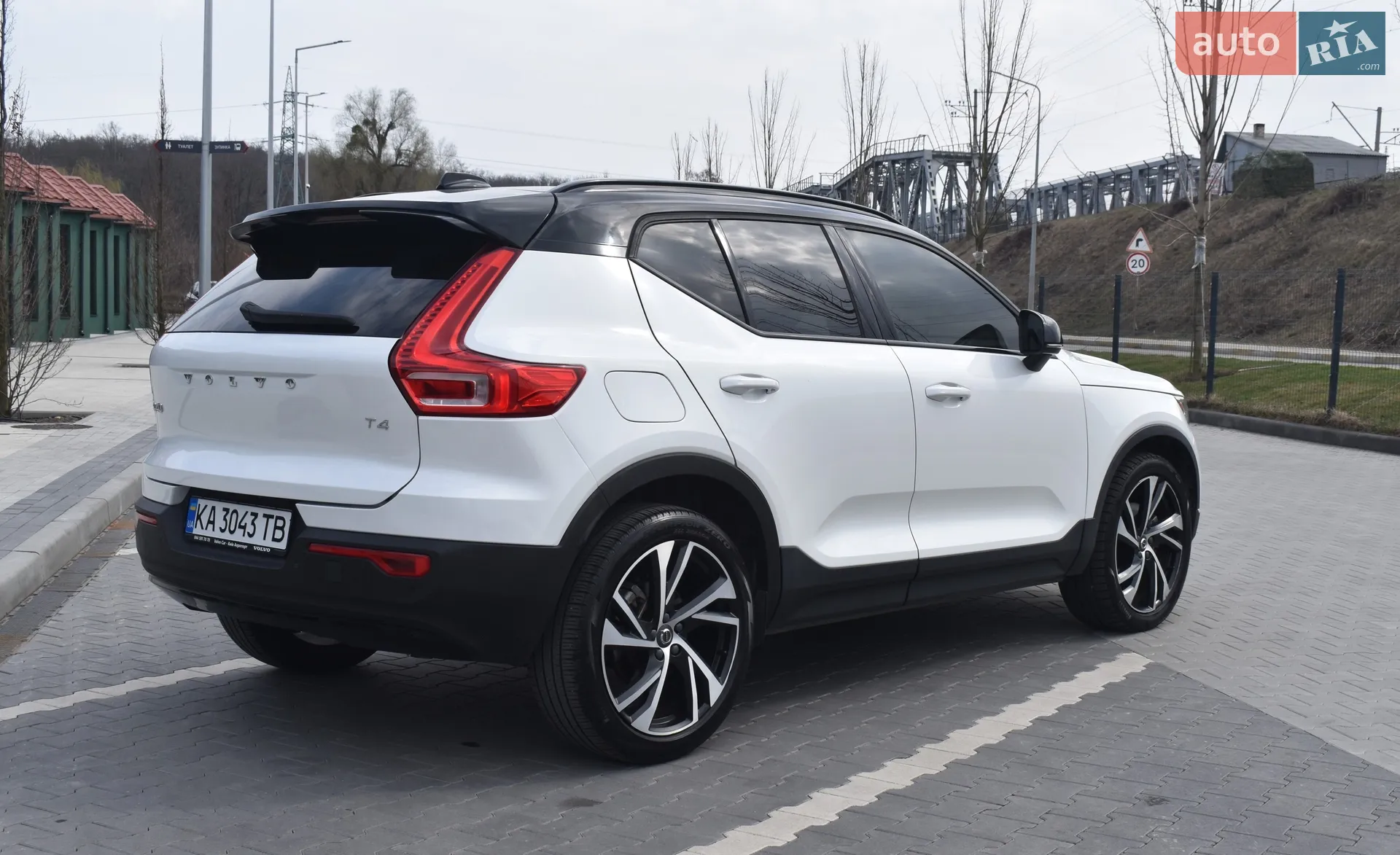 2020 Volvo XC40 - мініатюра 16