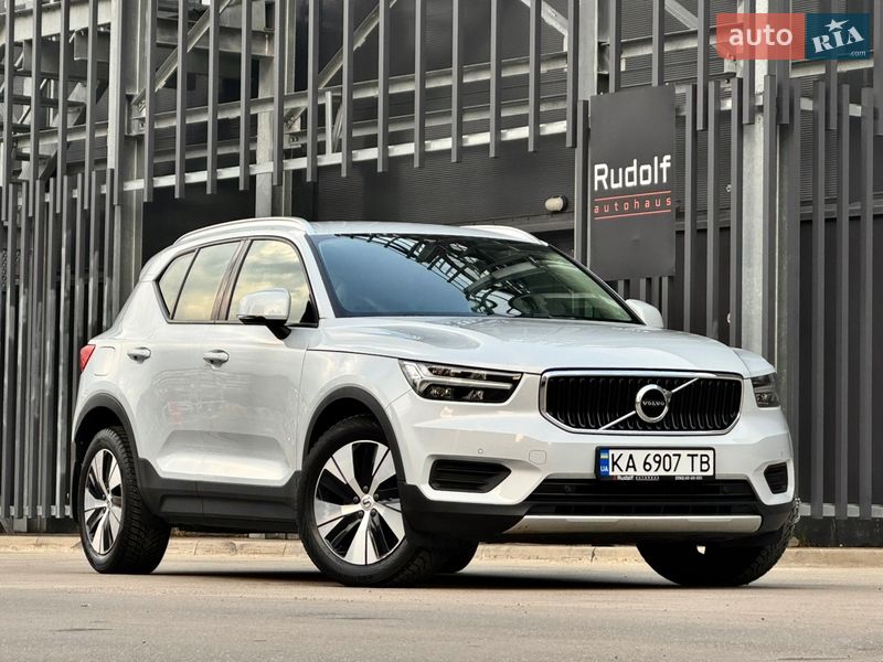 Volvo XC40 2021